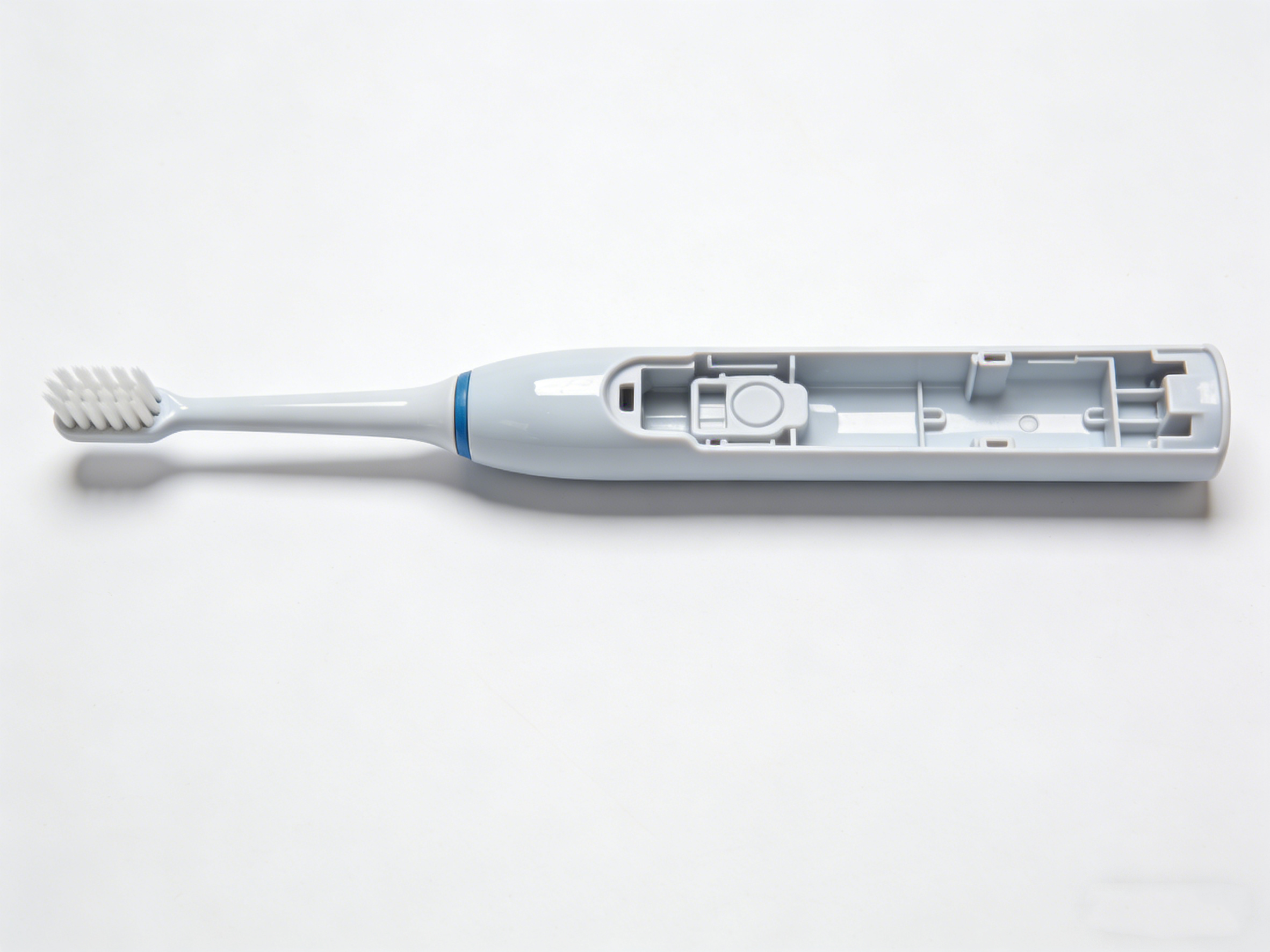 该产品是TPE 包胶 + ABS 硬胶注塑,握持区邵氏硬度 65A,防水等级 IPX7,表面粗糙度 Ra0.8μm,耐酒精擦拭 500 次无磨损。